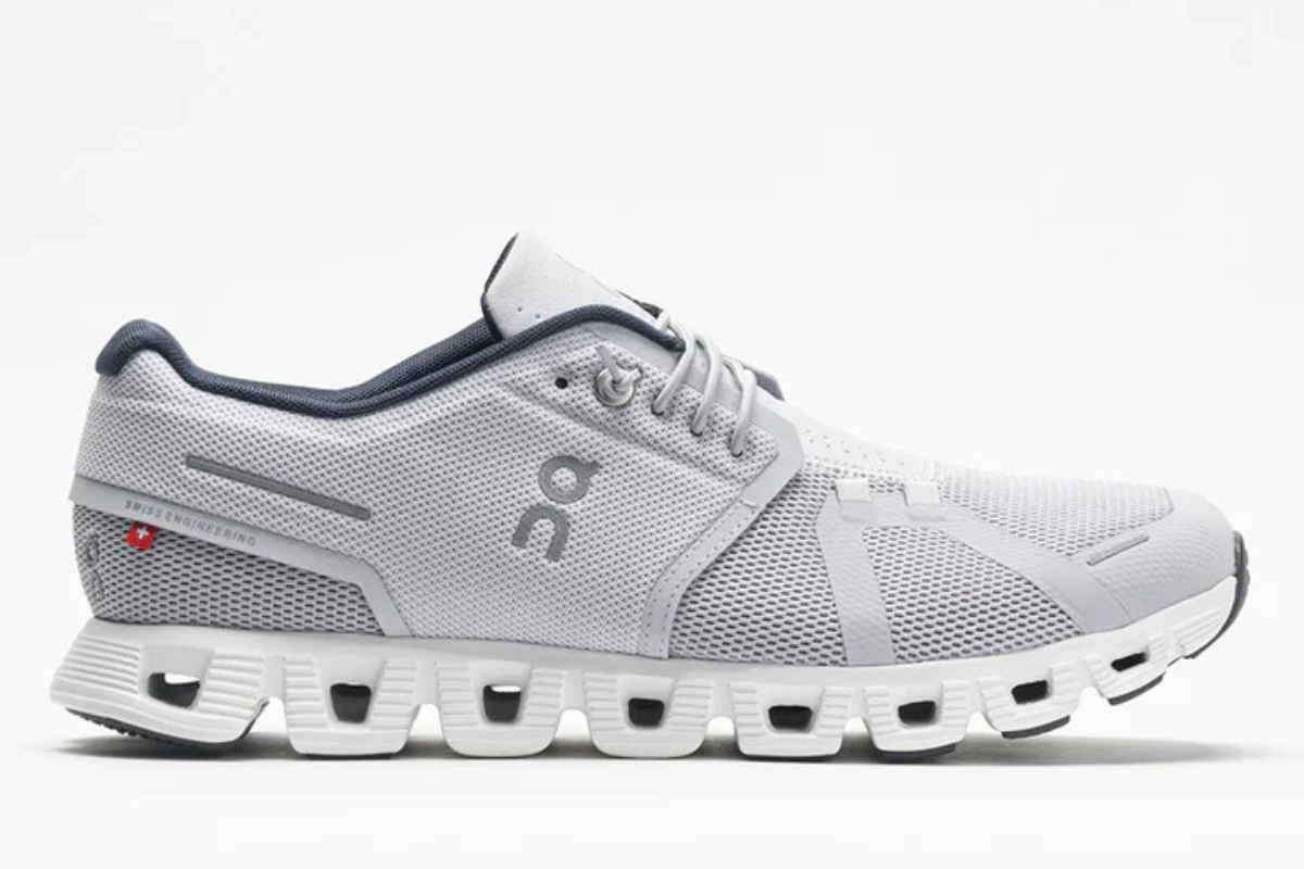 On Cloud 5 in Glacier White