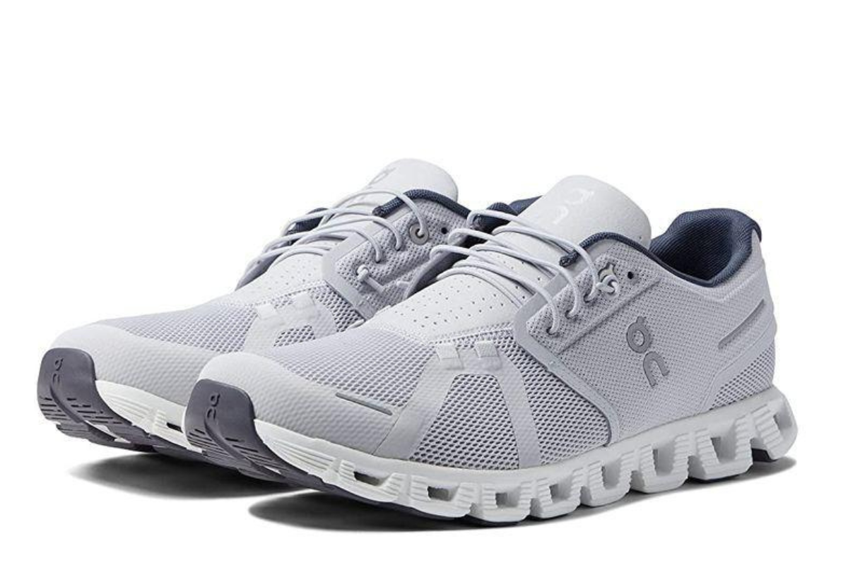 On Cloud 5 in Glacier White