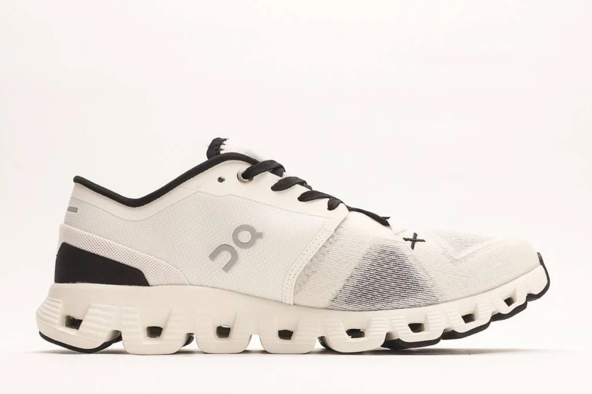 Cloud X 3 in Ivory Black Edition