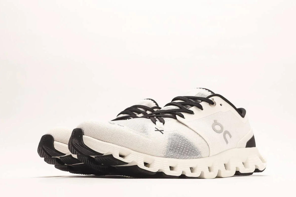 Cloud X 3 in Ivory Black Edition