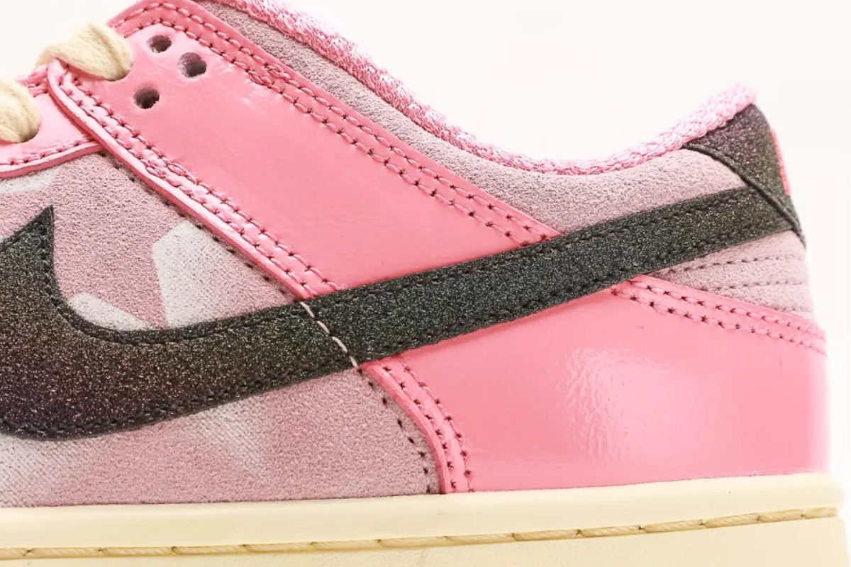 Nike Dunk Low LX Barbie Edition