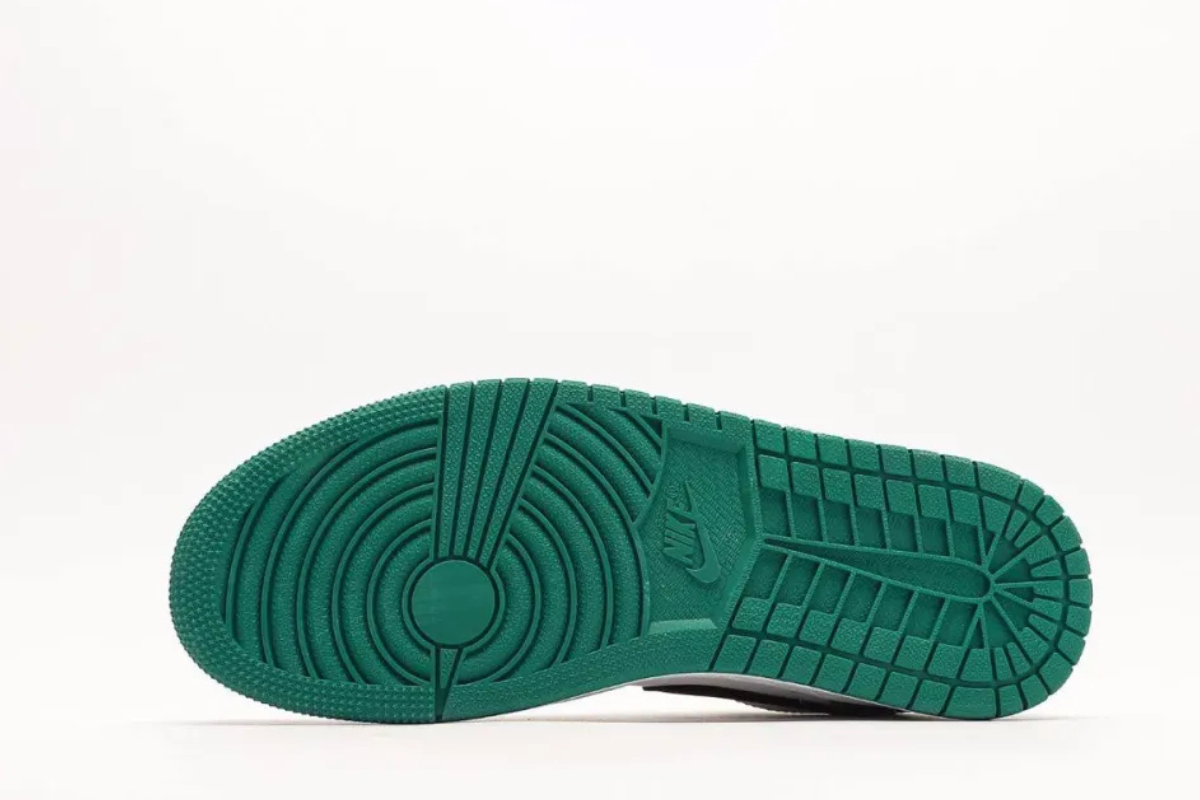 Jordan 1 Low Mystic Green Edition
