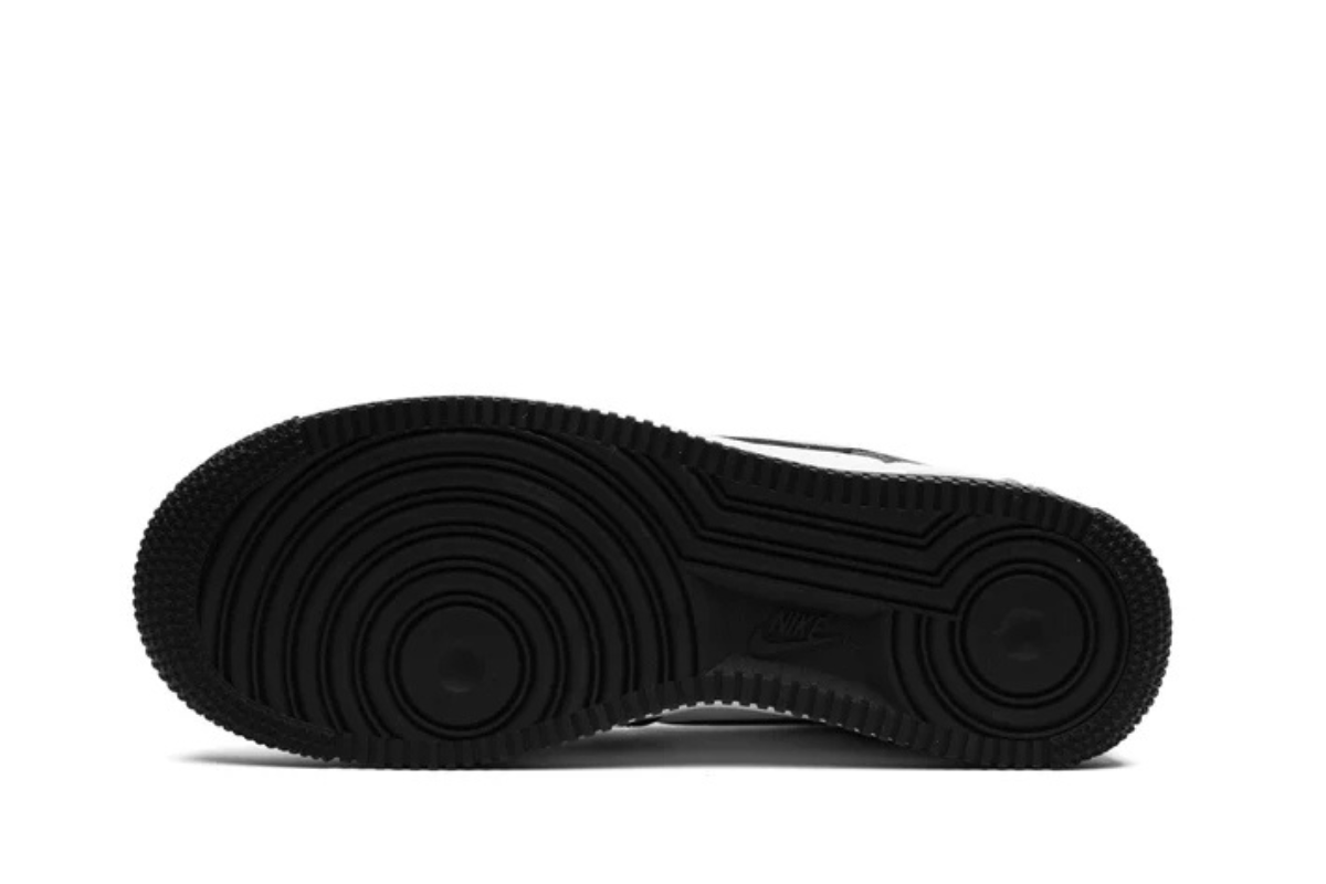 Air Force 1 Low in 'Panda' Edition