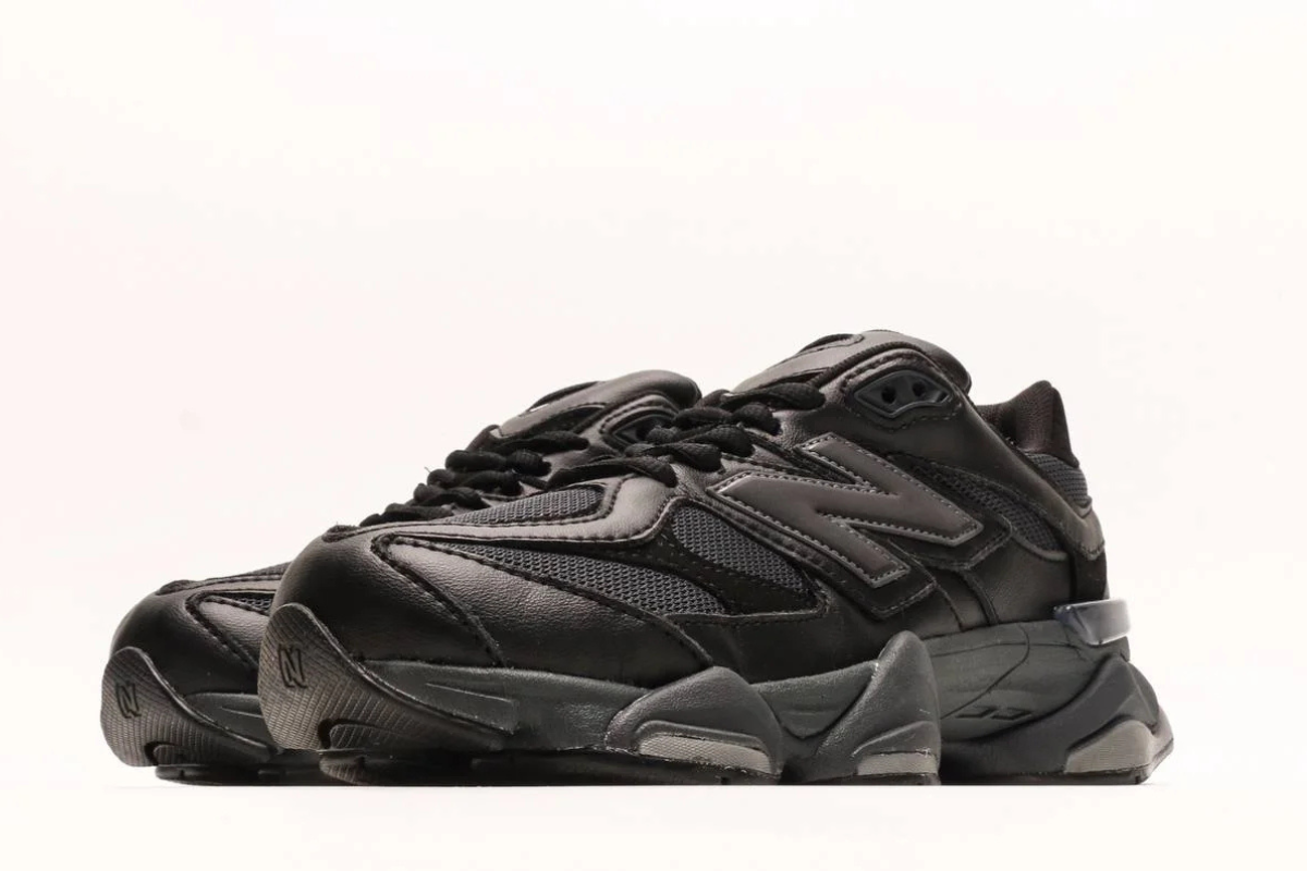 New Balance 9060 Triple Black Edition