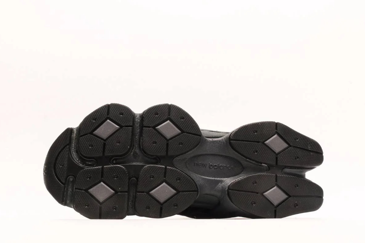 New Balance 9060 Triple Black Edition