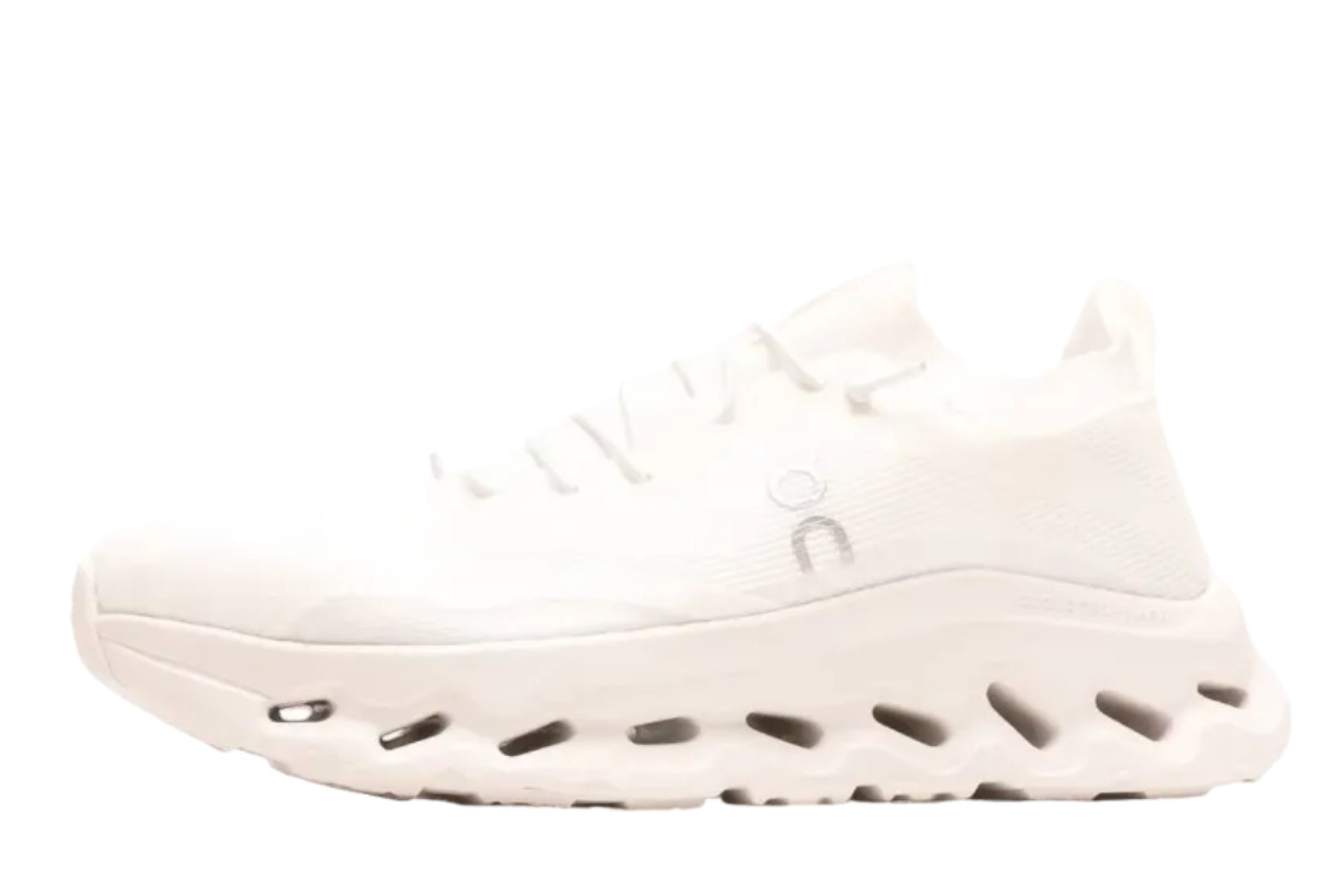 ON Running Cloudtilt LOEWE in All-White