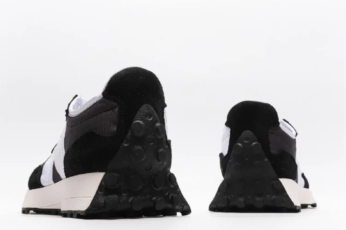 New Balance 327 Black White N