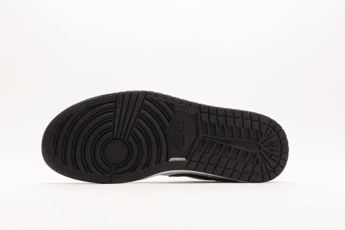 Air Jordan 1 Low Light Smoke Grey Edition