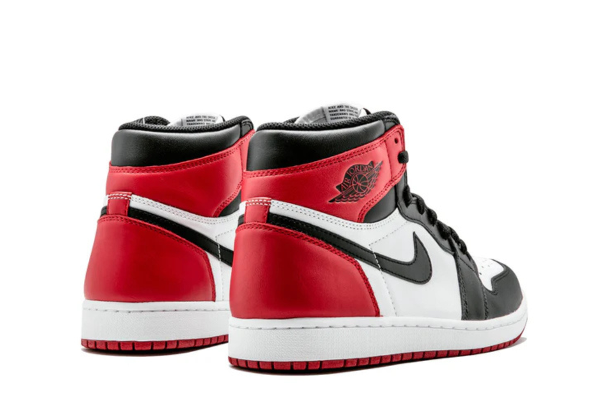 Air Jordan 1 Retro High OG "Black/White-Red"