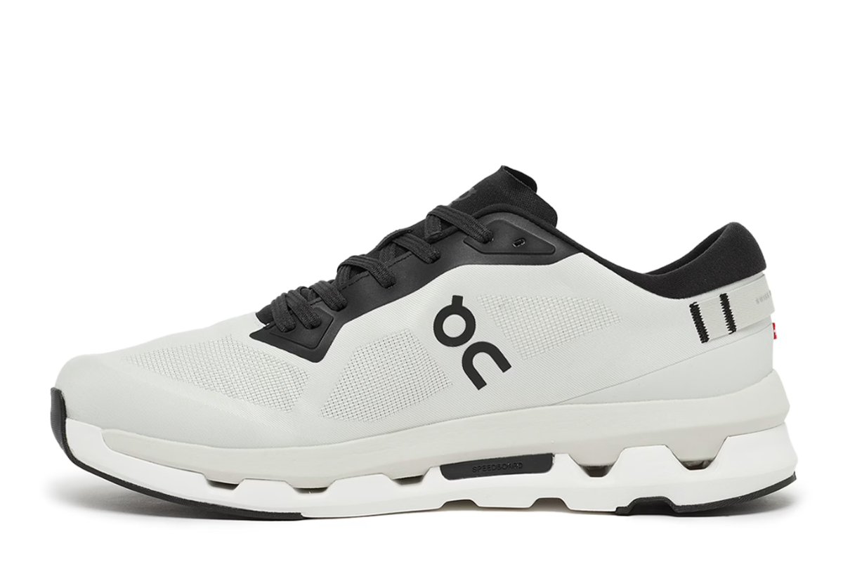 On Running Cloudzone in Ice Black