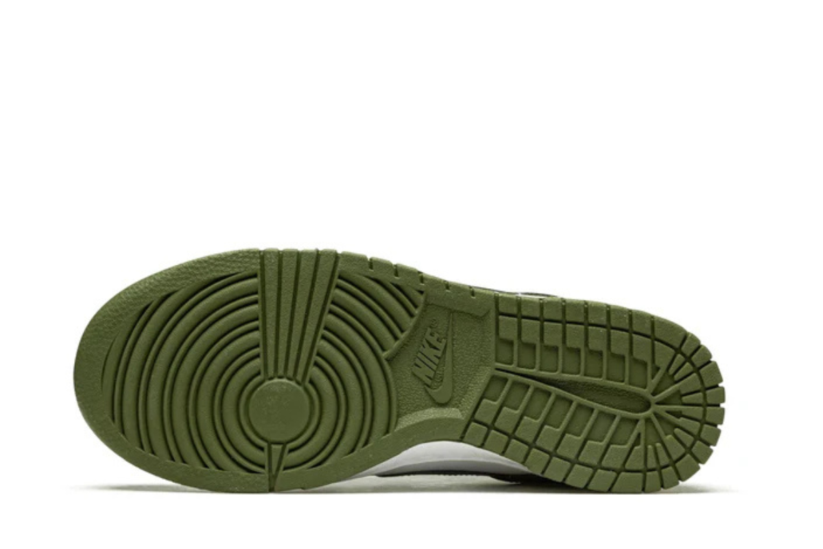 Nike SB Dunk Low "Medium Olive" Edition