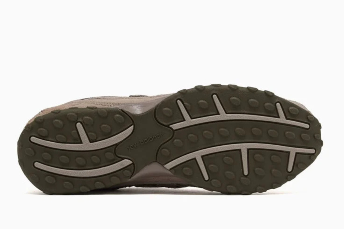 New Balance 204L Mushroom Arid Stone Colorway