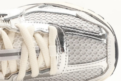 Nike Zoom Vomero 5 “Photon Dust Metallic Silver” Edition