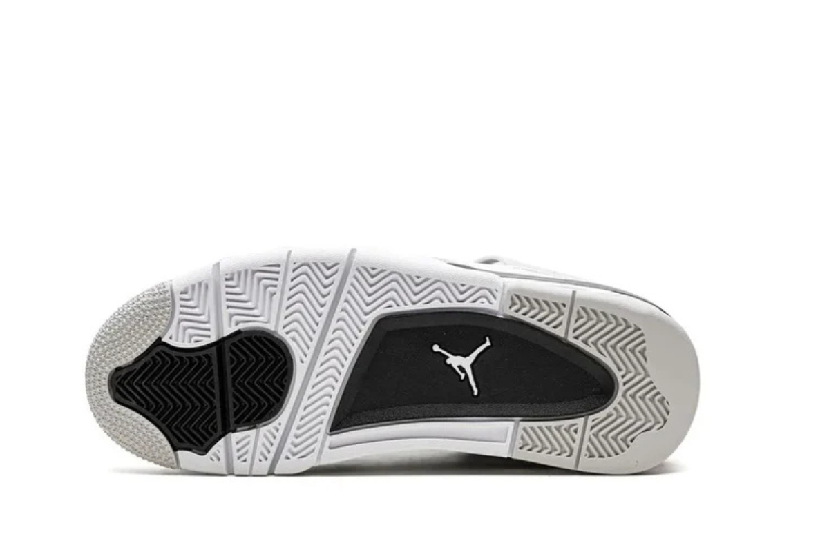 Air Jordan 4 Retro "Military Black"