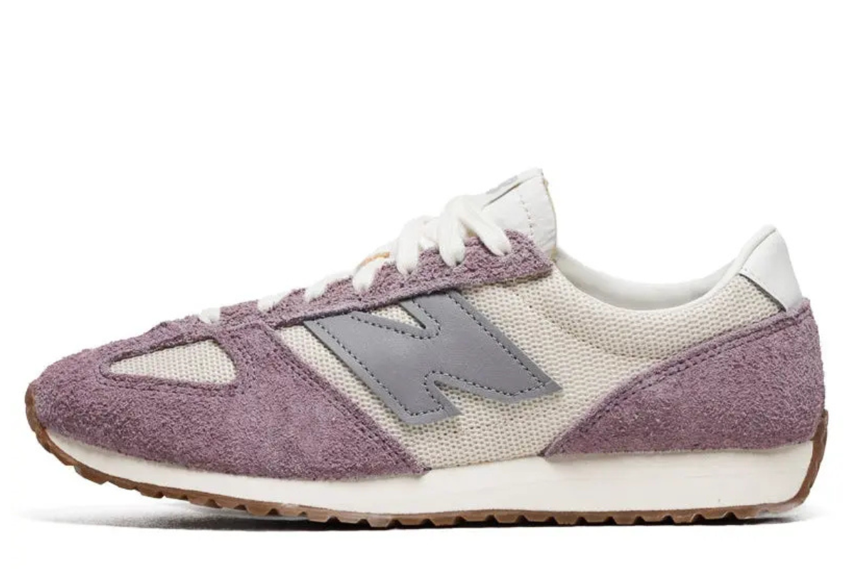 New Balance 471 Linen/Ice Wine colorway