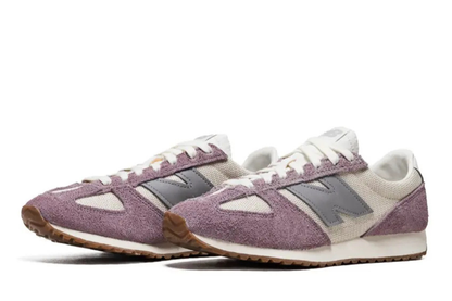 New Balance 471 Linen/Ice Wine colorway