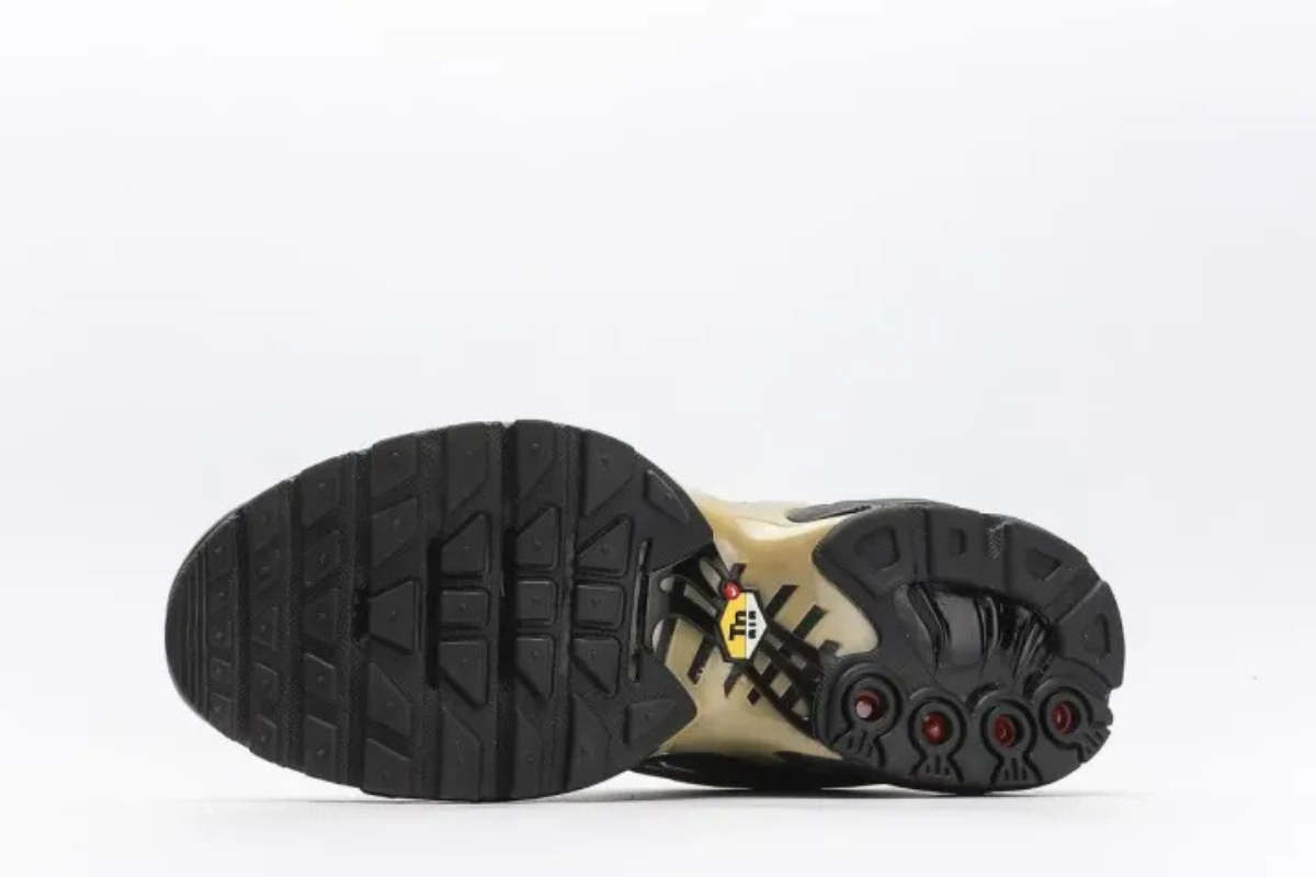 Nike Air Max Plus Black Gold Edition