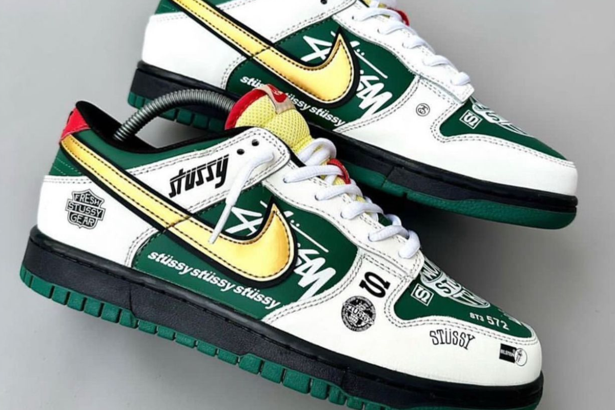 Nike SB Dunk Low Stussy Beemer