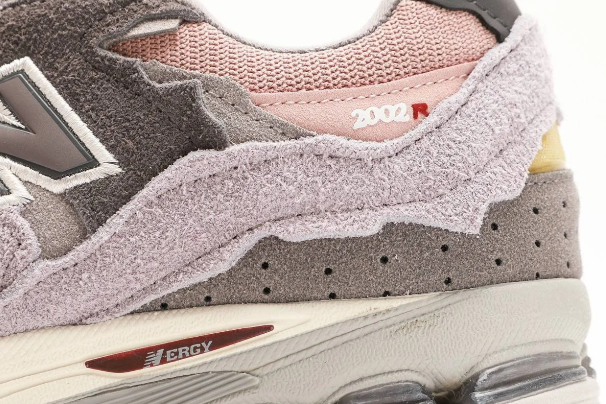 New Balance 2002R Protection Pack