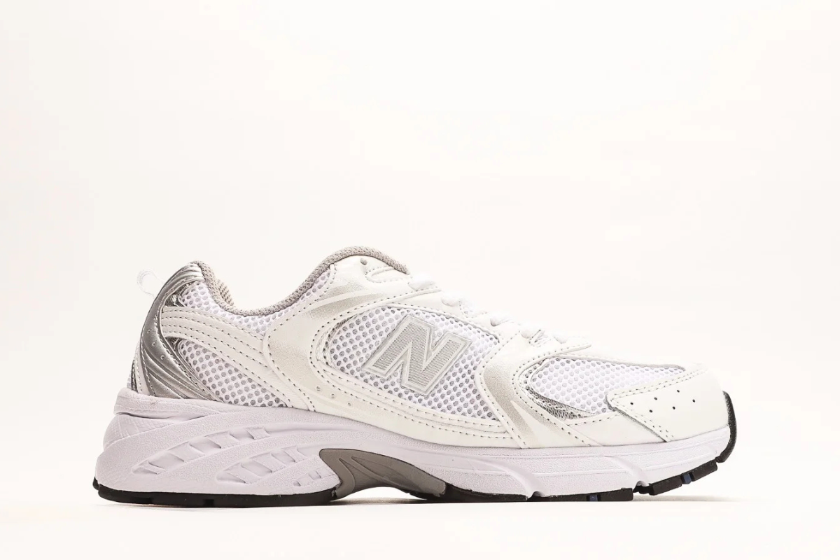 New Balance 530 in Silver