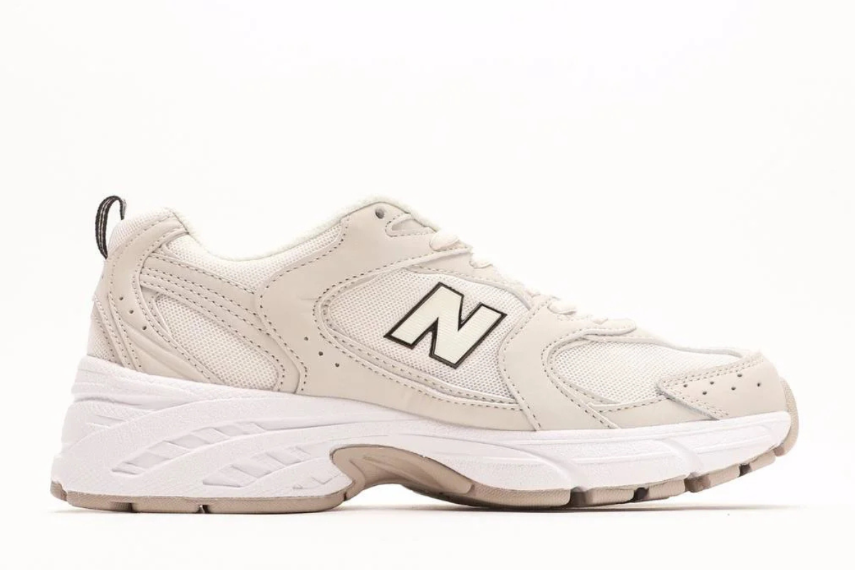 New Balance 530 in Ivory