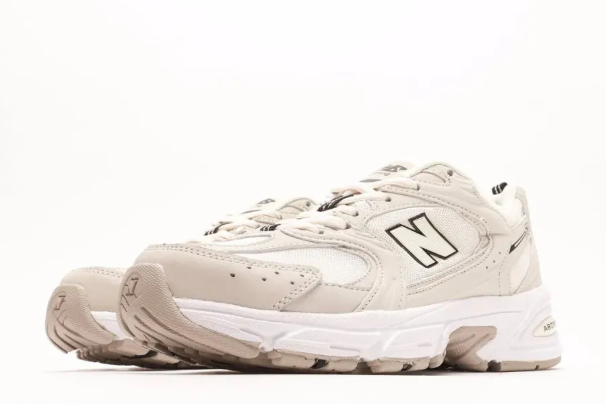 New Balance 530 in Ivory