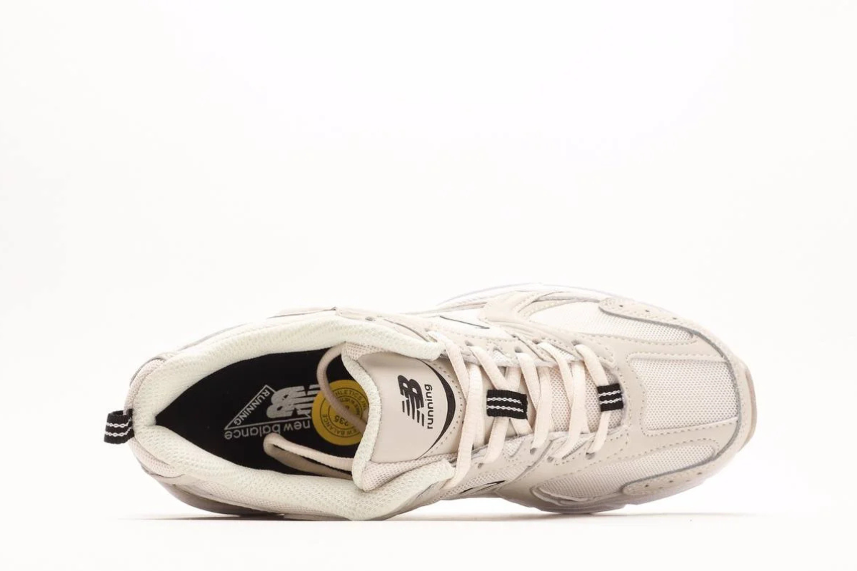New Balance 530 in Ivory