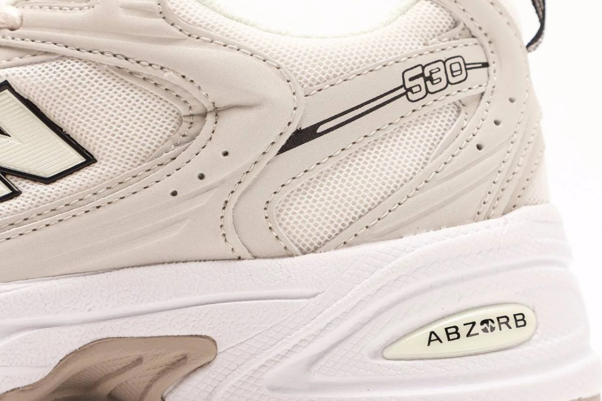 New Balance 530 in Ivory