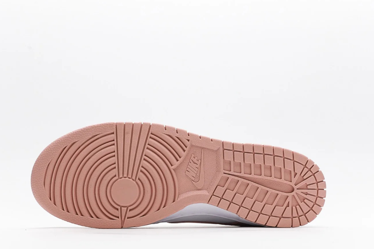 Nike SB Dunk Low Rose Whisper Edition